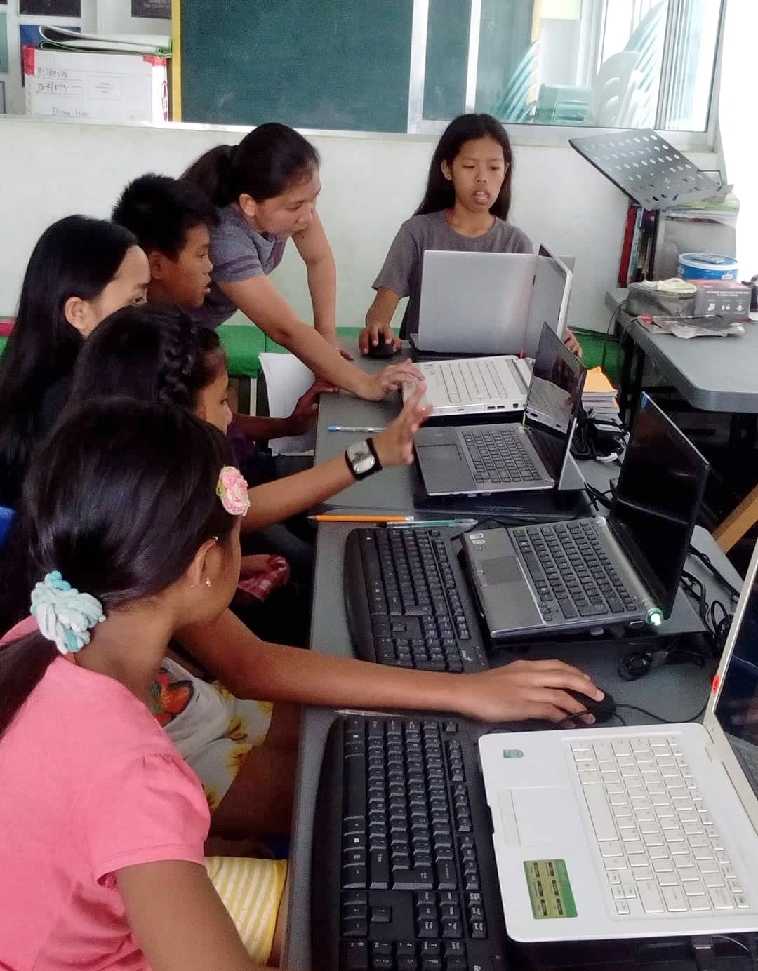 computer lab 3_cropped